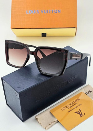 Набор солнцезащитные очки, коробка, чехол + салфетки 21197896