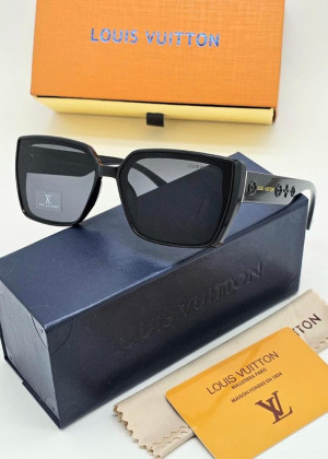 Набор женские солнцезащитные очки, коробка, чехол + салфетки #21222256