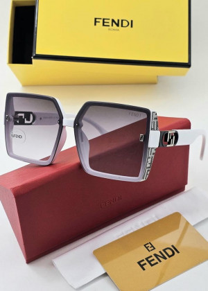 Набор женские солнцезащитные очки, коробка, чехол + салфетки 21232915