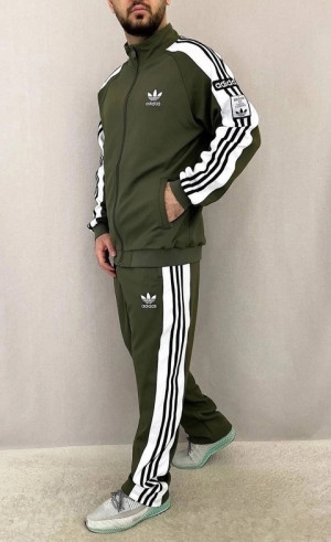Спортивный костюм 22644679