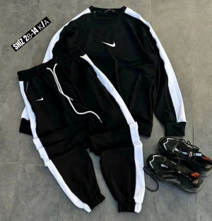 Спортивный костюм 22690729