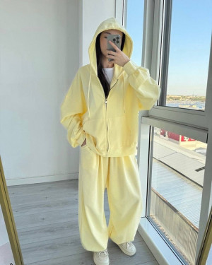 Спортивный костюм 22957524