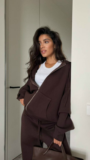 Спортивный костюм 23156175