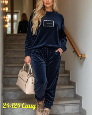 Спортивный костюм 23156476