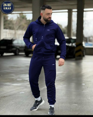 Спортивный костюм #23229374