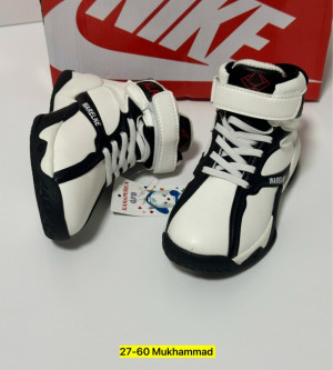 Кроссовки #23238316