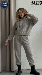 Спортивный костюм