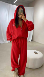 Спортивный костюм