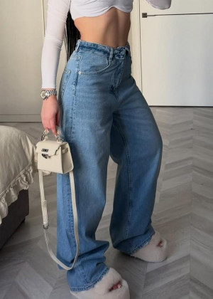 Джинсы #23279282