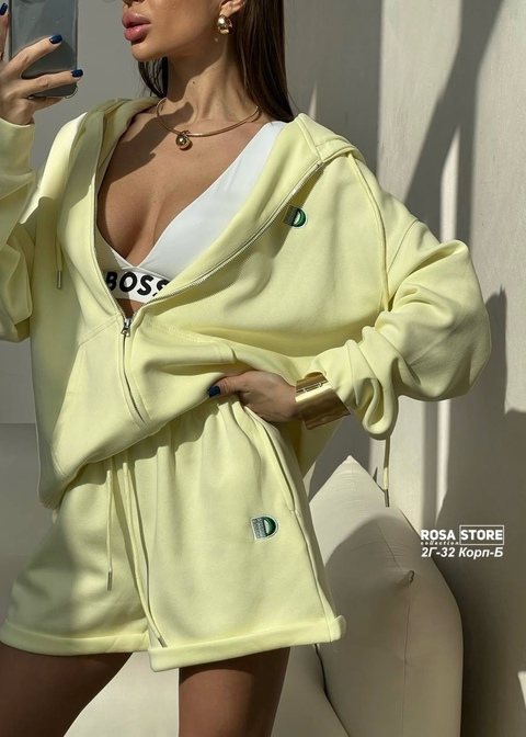 Спортивный костюм 22905471