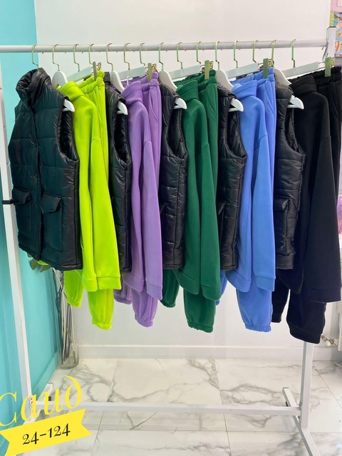 Спортивный костюм 22910439