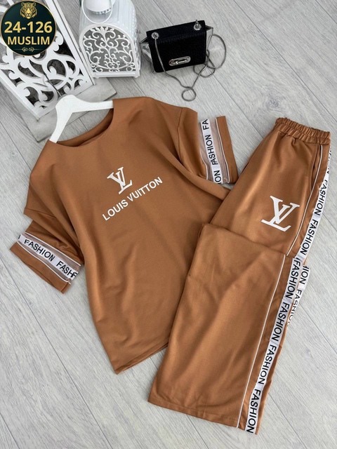 Спортивный костюм 22916644