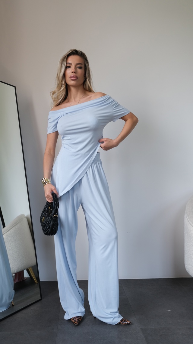 Спортивный костюм 22919293