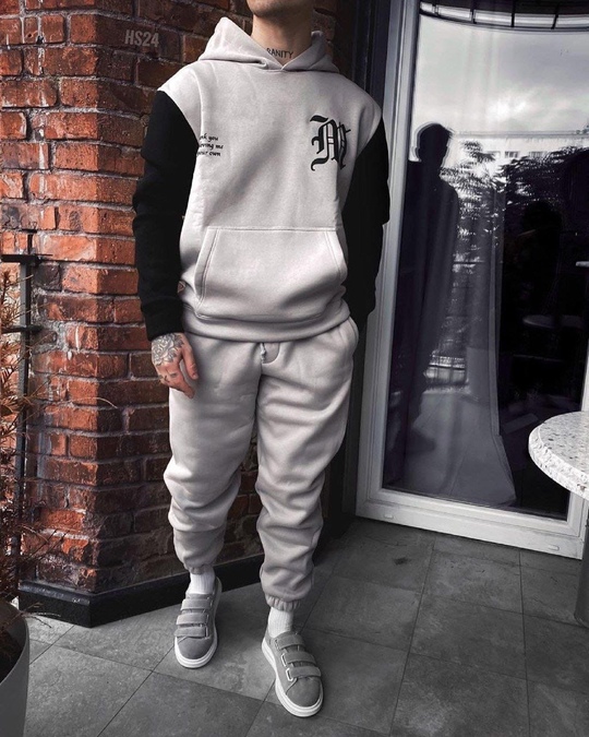 Спортивный костюм 22919890