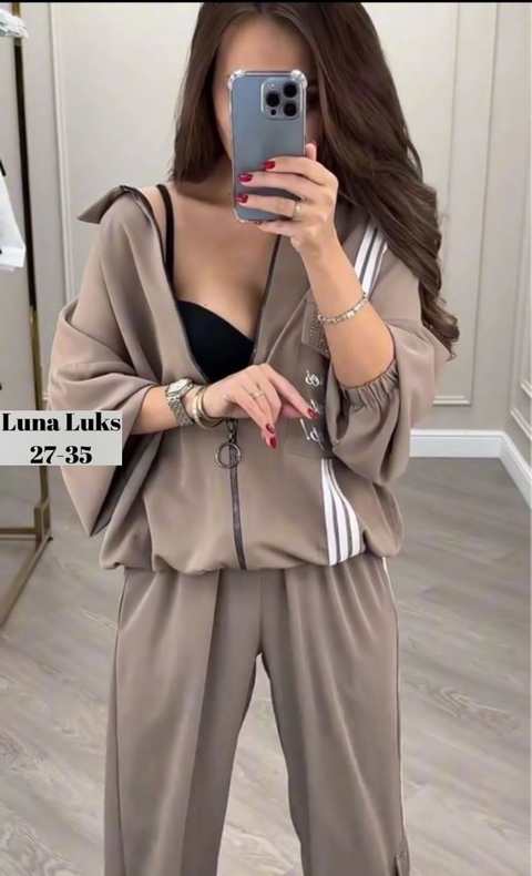 Спортивный костюм 22920157