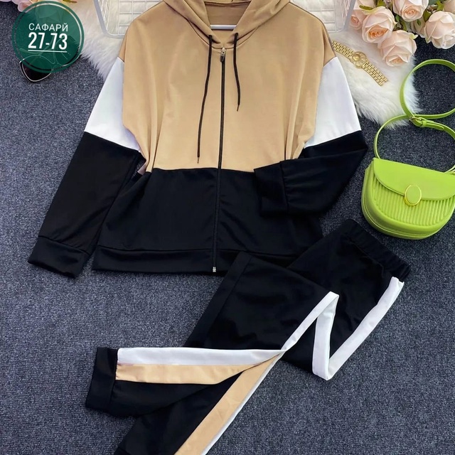 Спортивный костюм 22924235