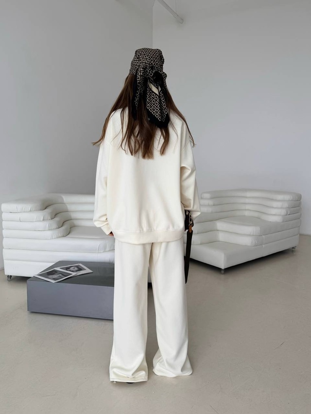 Спортивный костюм 22937779