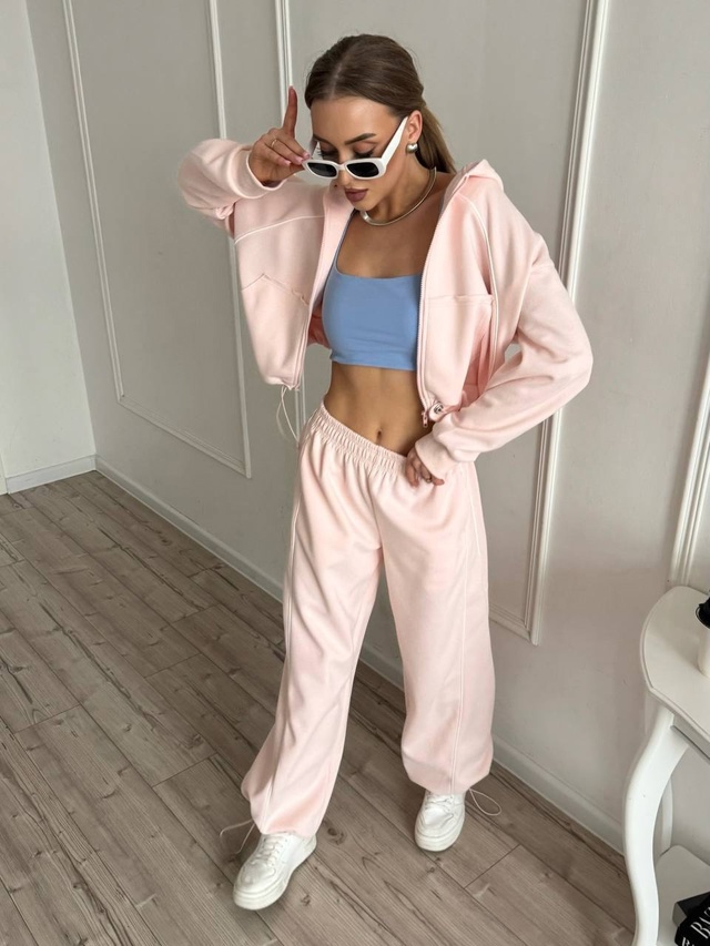 Спортивный костюм 22937782