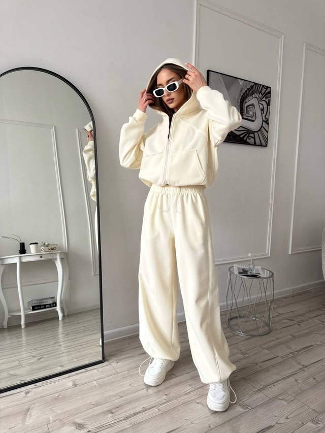 Спортивный костюм 22937781