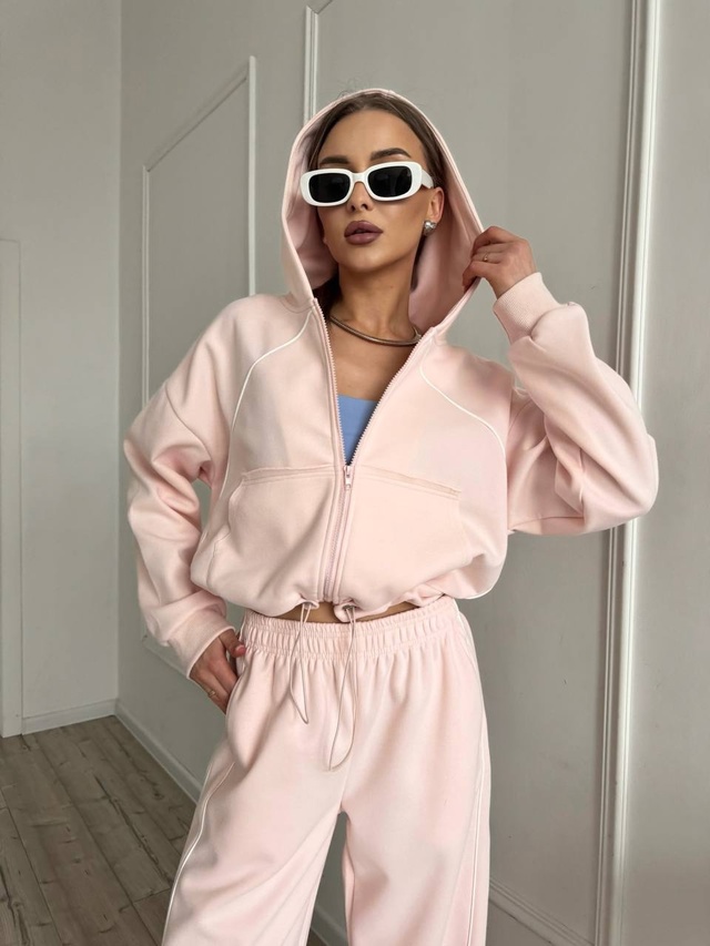 Спортивный костюм 22937782