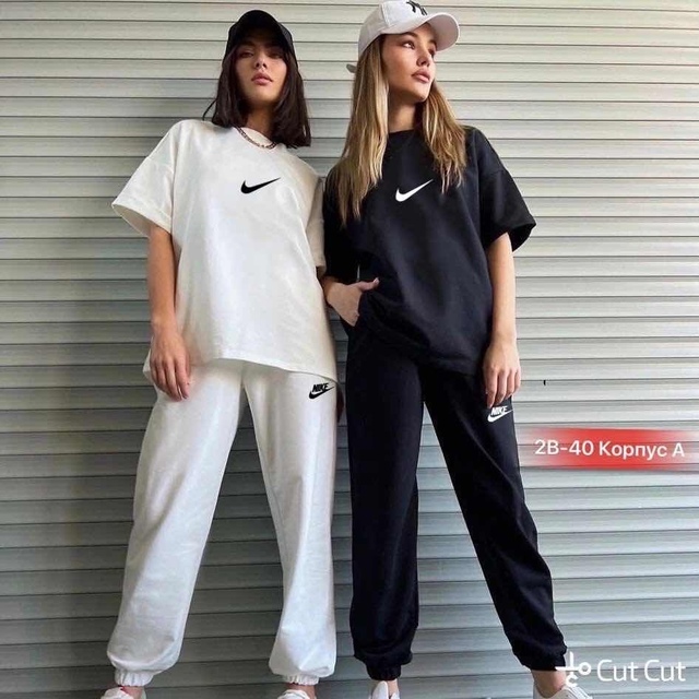 Спортивный костюм 22943677