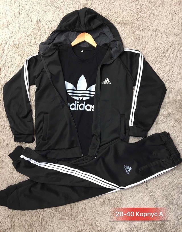 Спортивный костюм 22944566