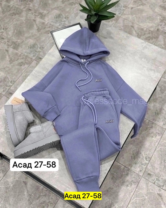 Спортивный костюм 22947490