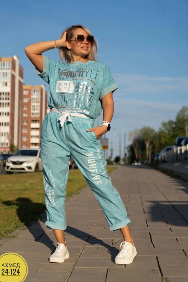 Спортивный костюм 22947473