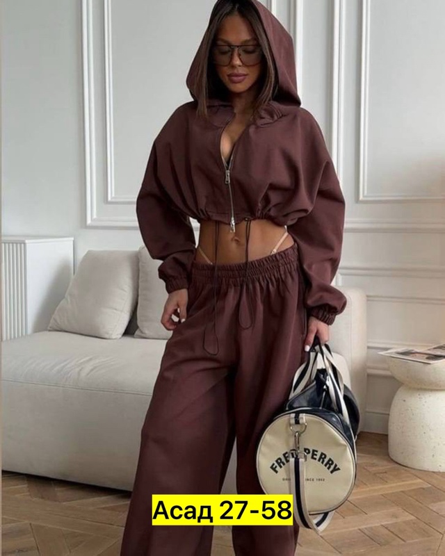 Спортивный костюм 22946914