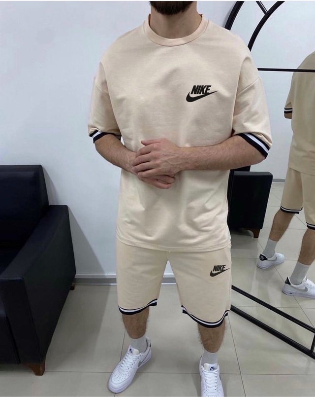 Спортивный костюм 22947144