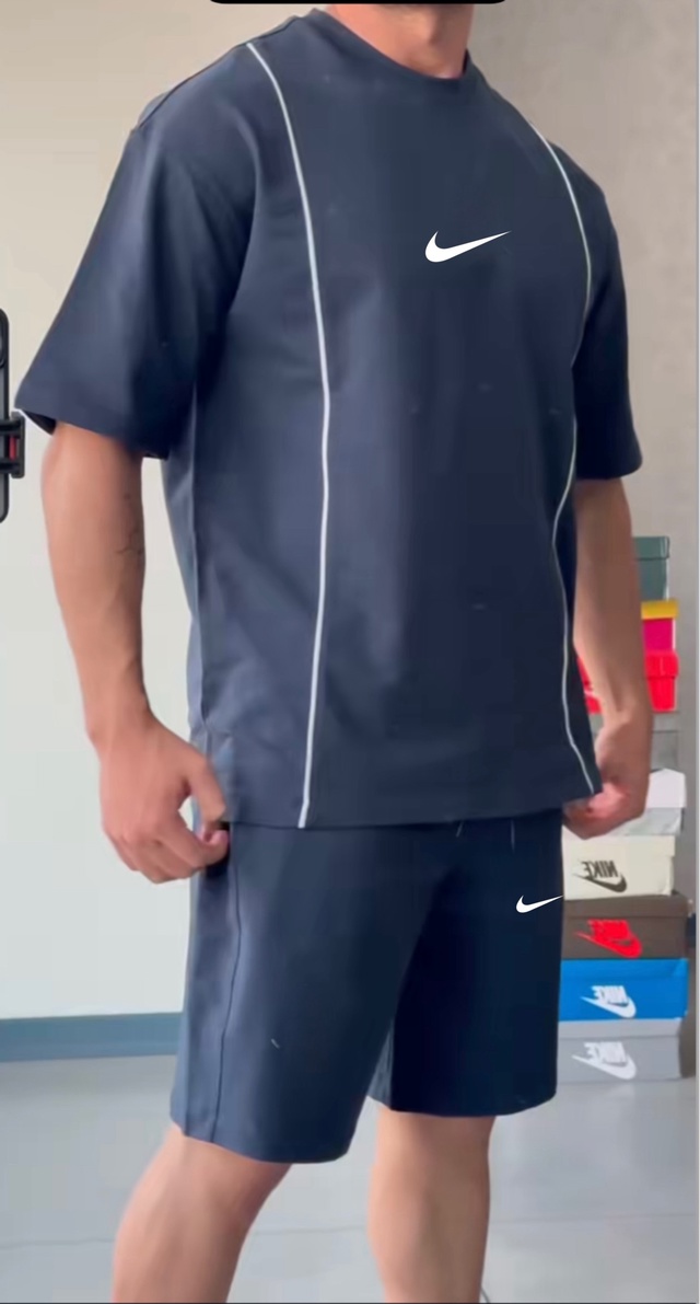 Спортивный костюм 22948758