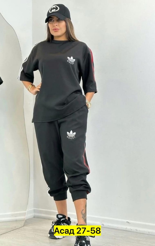 Спортивный костюм 22949333