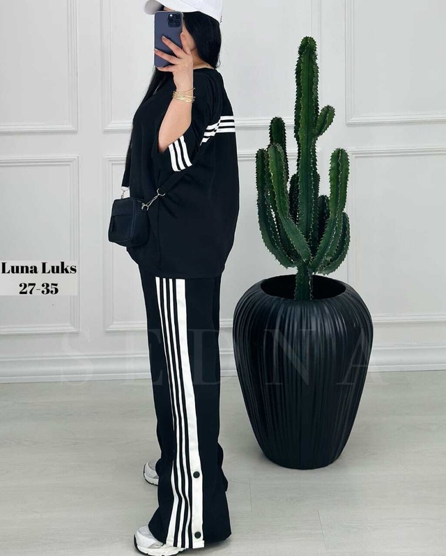 Спортивный костюм 22951636