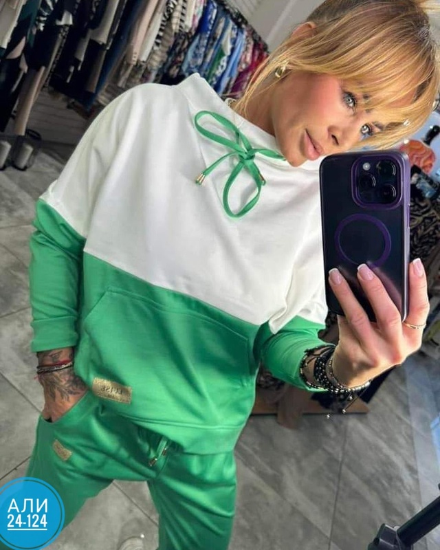 Спортивный костюм 22951757