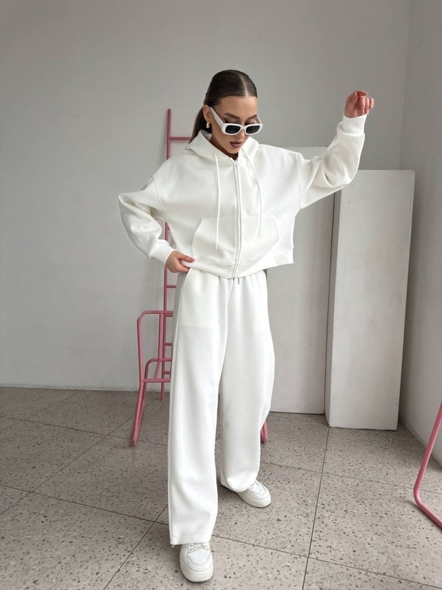 Спортивный костюм 22951257