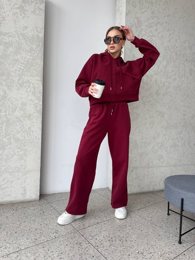 Спортивный костюм 22951261