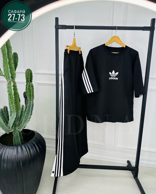 Спортивный костюм 22950776