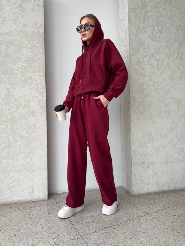 Спортивный костюм 22951261