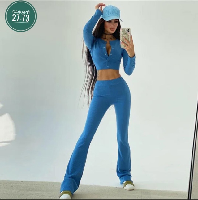 Спортивный костюм 22950777