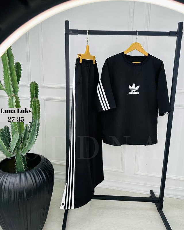 Спортивный костюм 22951636