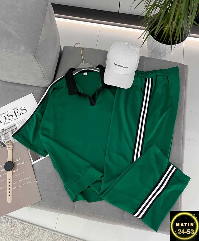 Спортивный костюм 22951772