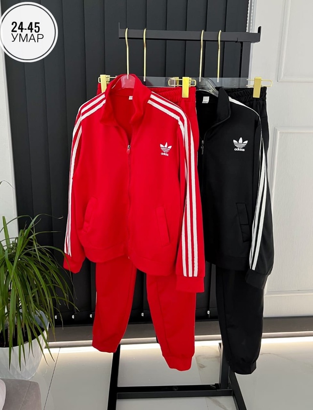 Спортивный костюм 22952469