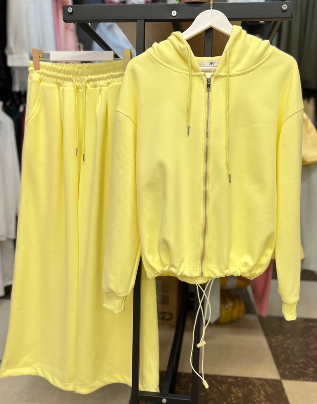 Спортивный костюм 22961325