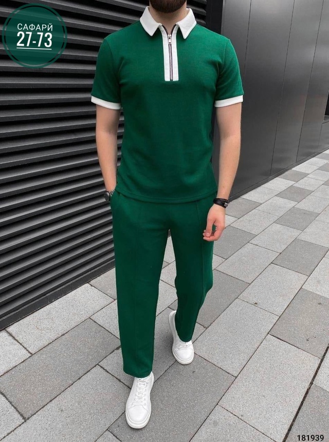 Спортивный костюм 22960652