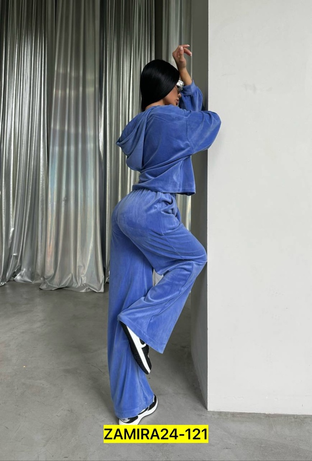 Спортивный костюм 22960479