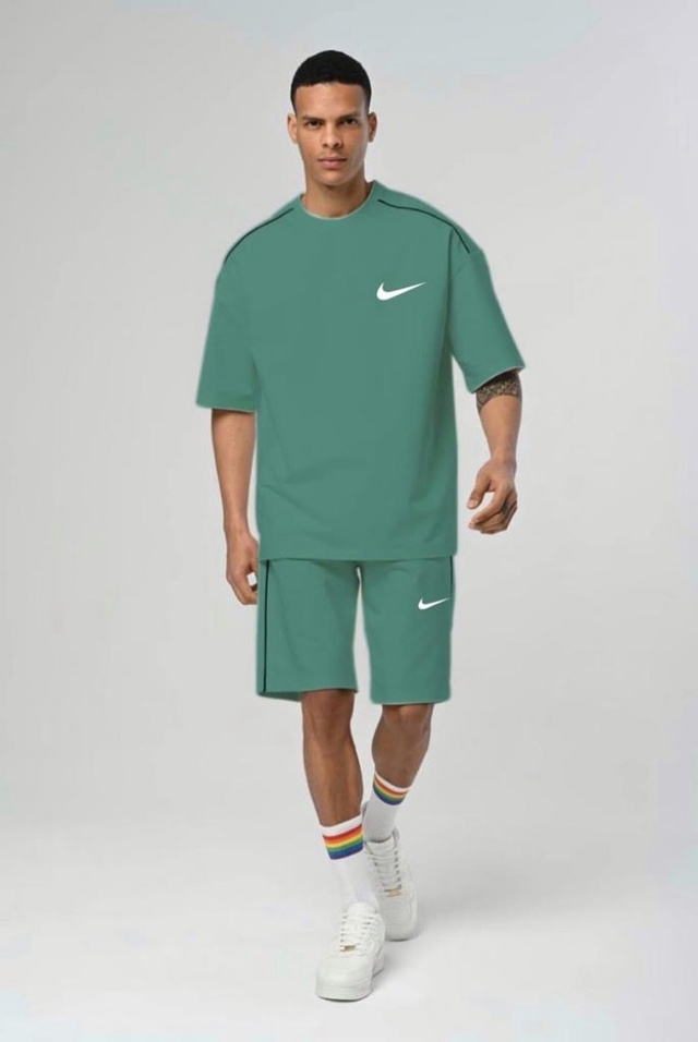 Спортивный костюм 22960655