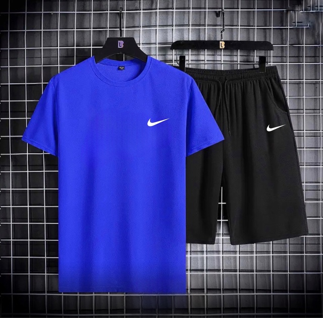 Спортивный костюм 22964218