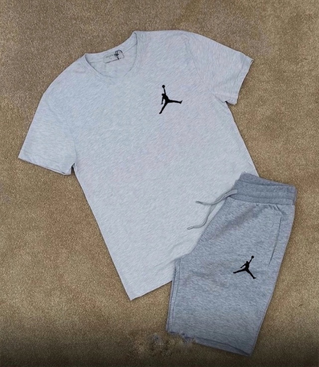 Спортивный костюм 22967187