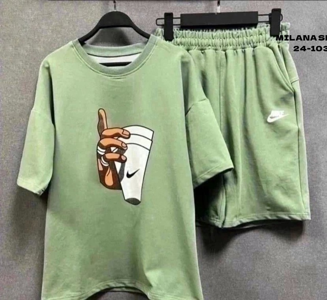 Спортивный костюм 22971452