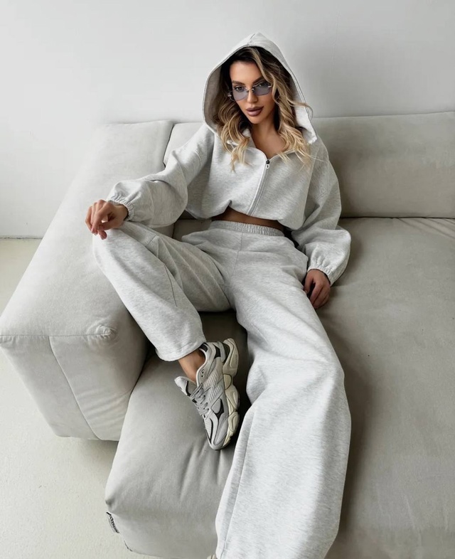 Спортивный костюм 22973491